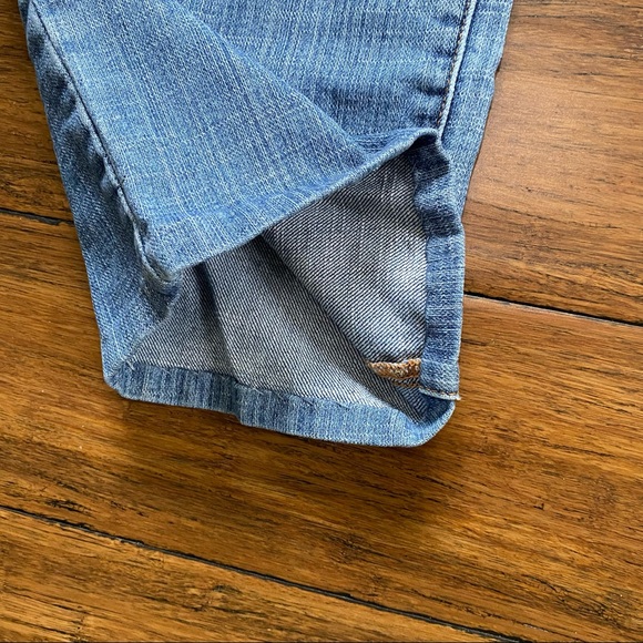 Chico's 0.5 Platinum Medium Wash Blue Denim - Picture 4 of 10